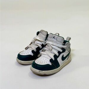 Nike Kids White and Dark Green Sneakers